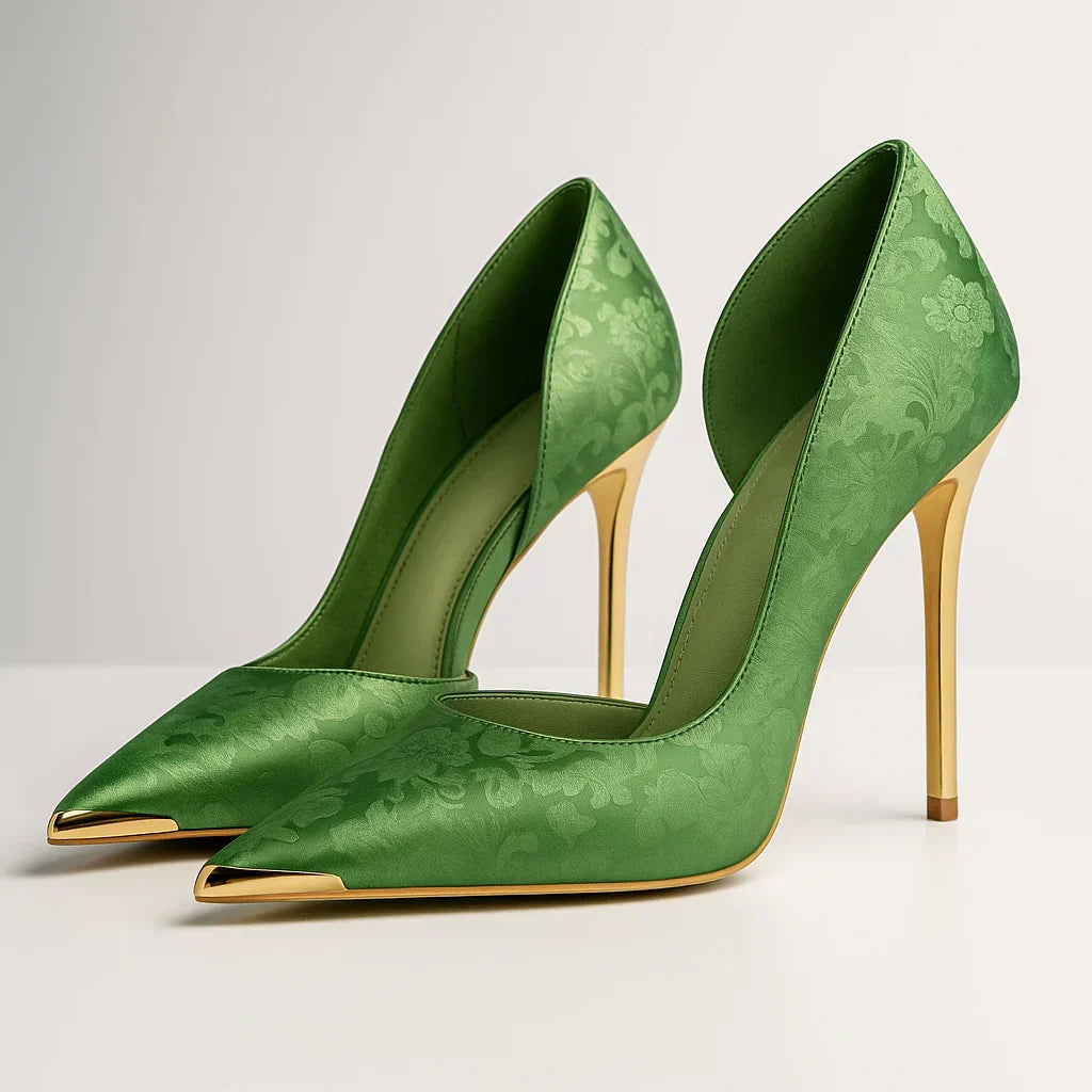 Verde Éclat™ – Tacones de Satén con Punta Dorada
