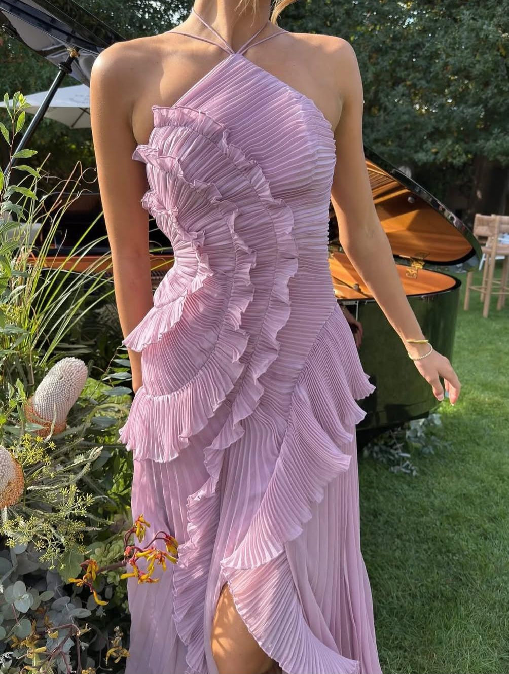 Vestido Lavanda Imperial | Elegancia romántica con movimiento