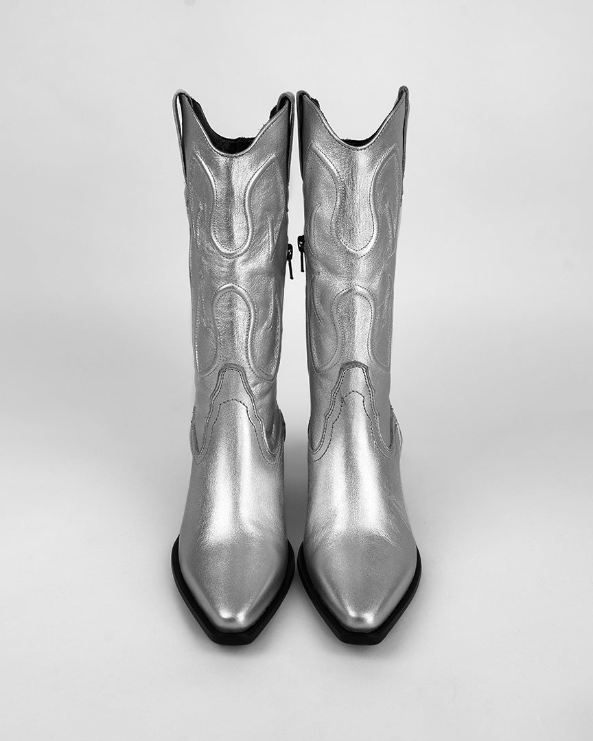 BOTA REGINA 817 P