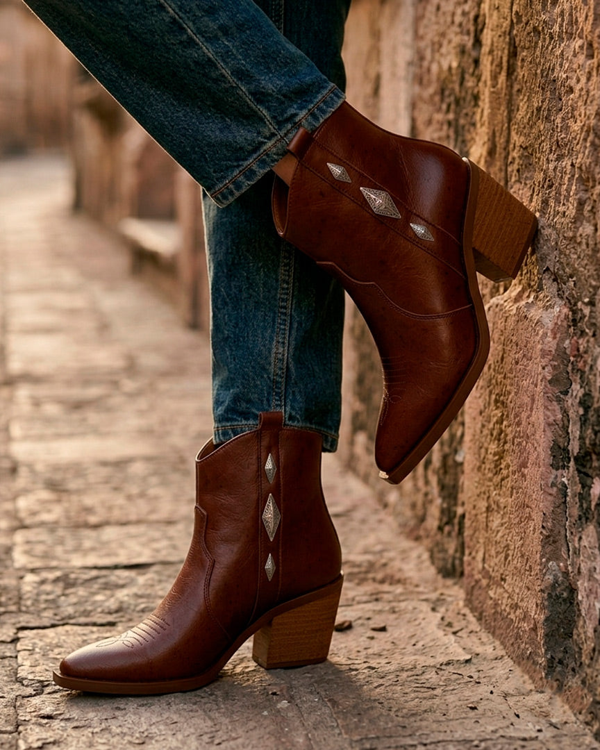 BOTIN 316 DAKOTA AVELLANA