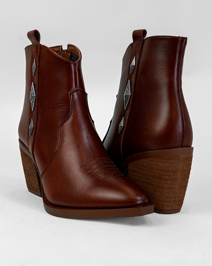 BOTIN 316 DAKOTA AVELLANA