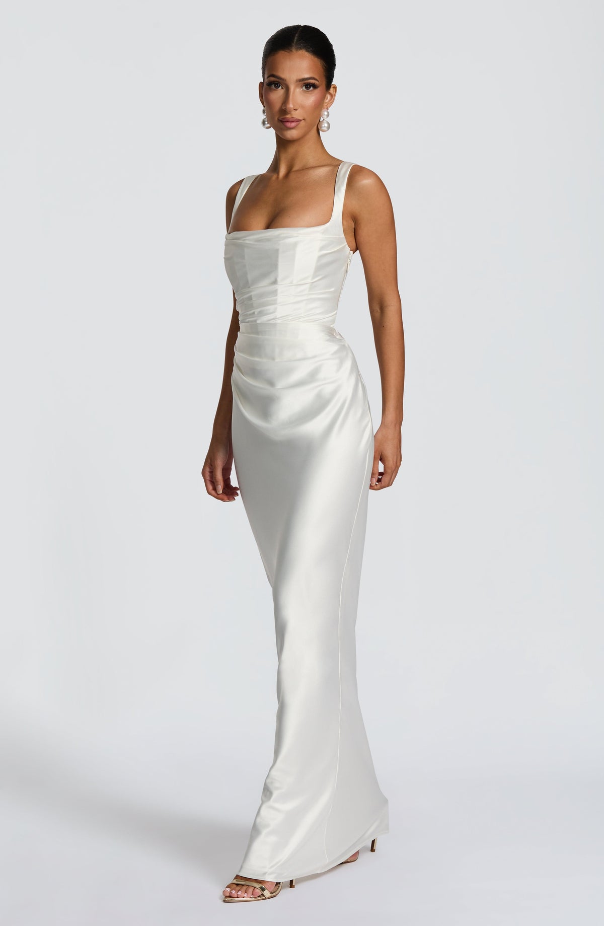 Vestido Silvia ™ | Elegancia satinada con estructura refinada
