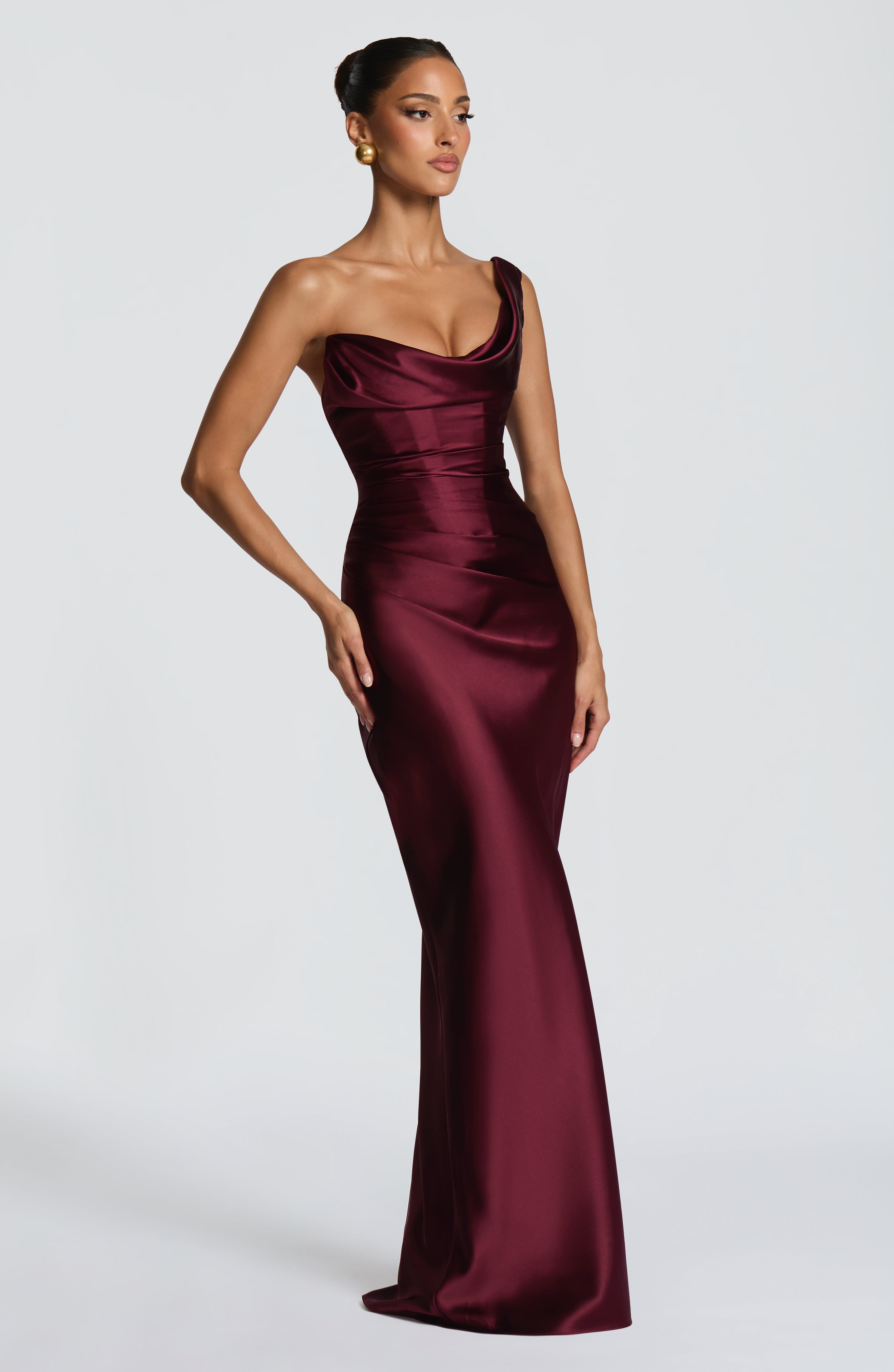 Vestido Carolina™ | Elegancia asimétrica con caída satinada